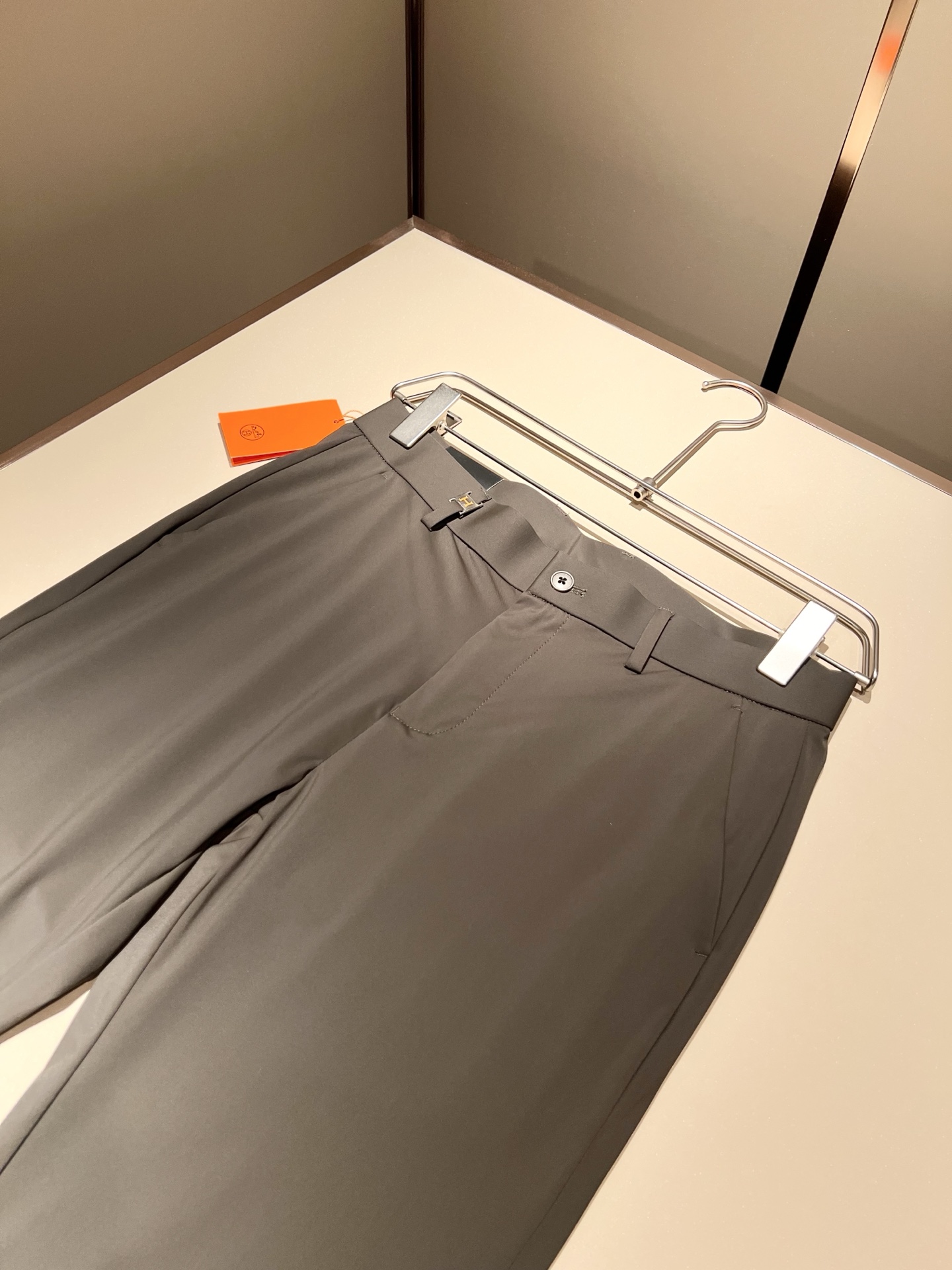 HERM*S 爱*仕 2025春夏男士高端休闲西裤 海外贸易公司渠道订单 ！男士商务修身直筒西裤！上海恒