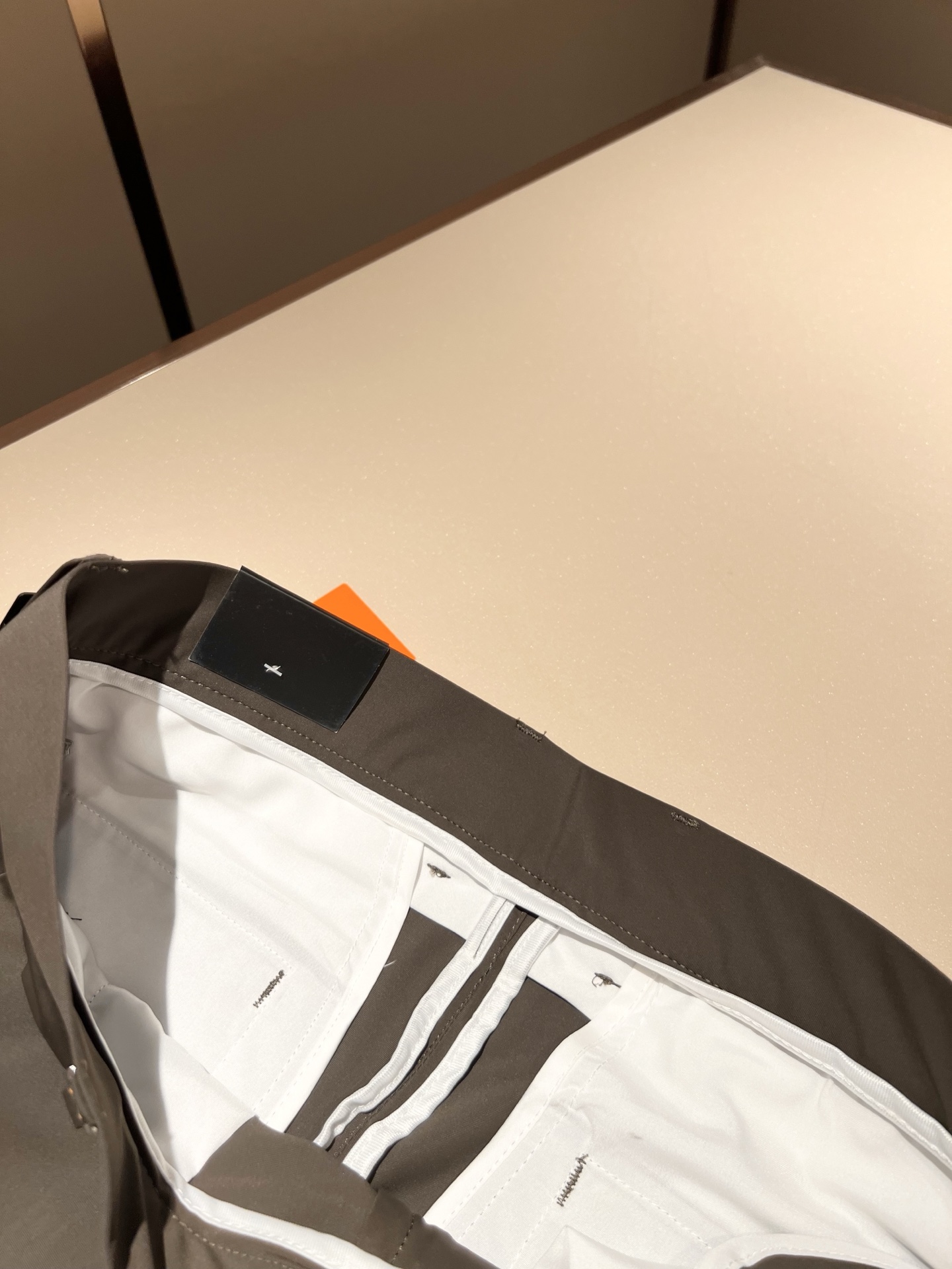 HERM*S 爱*仕 2025春夏男士高端休闲西裤 海外贸易公司渠道订单 ！男士商务修身直筒西裤！上海恒