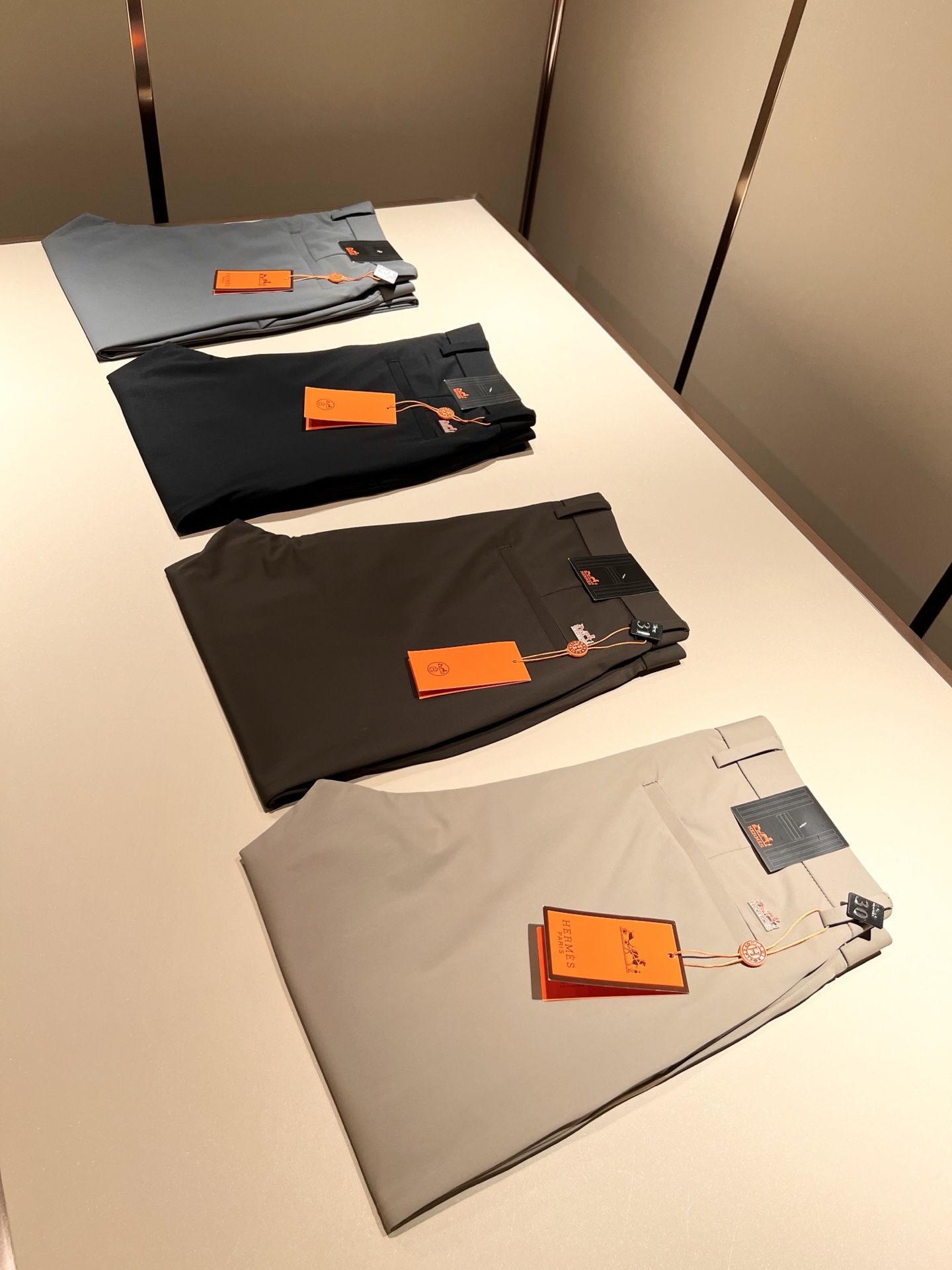 HERM*S 爱*仕 2025春夏男士高端休闲西裤 海外贸易公司渠道订单 ！男士商务修身直筒西裤！上海恒