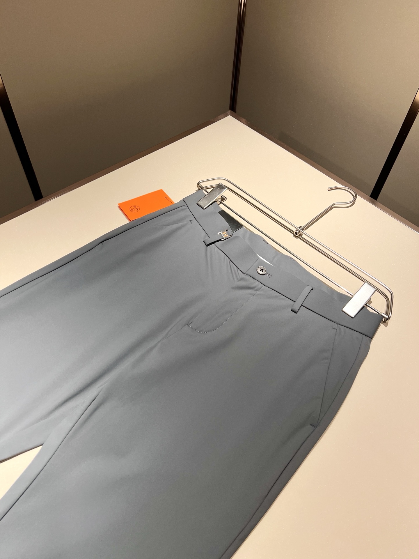 HERM*S 爱*仕 2025春夏男士高端休闲西裤 海外贸易公司渠道订单 ！男士商务修身直筒西裤！上海恒