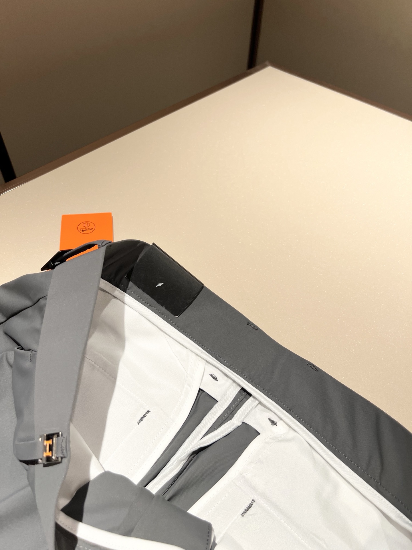 HERM*S 爱*仕 2025春夏男士高端休闲西裤 海外贸易公司渠道订单 ！男士商务修身直筒西裤！上海恒