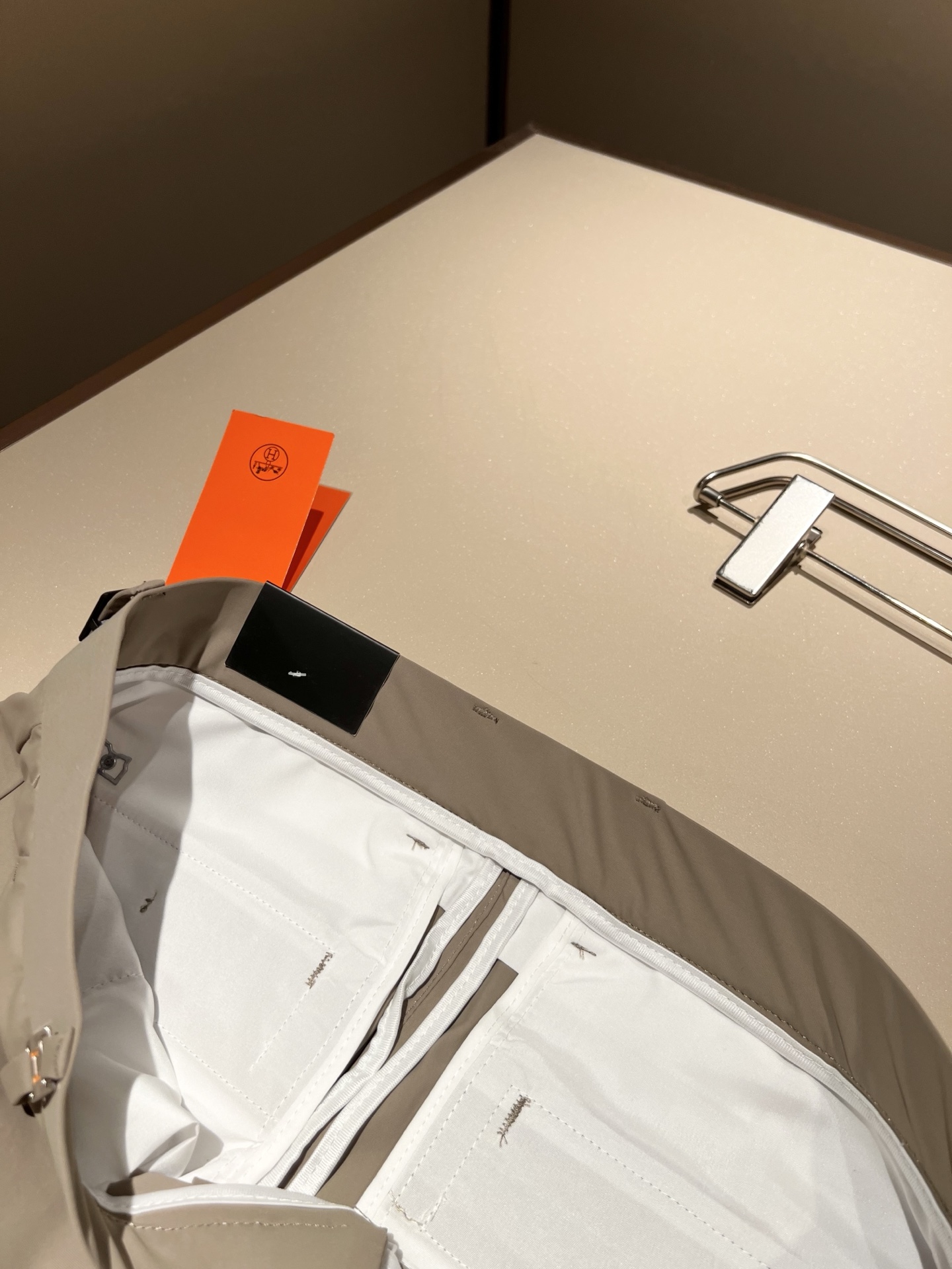 HERM*S 爱*仕 2025春夏男士高端休闲西裤 海外贸易公司渠道订单 ！男士商务修身直筒西裤！上海恒