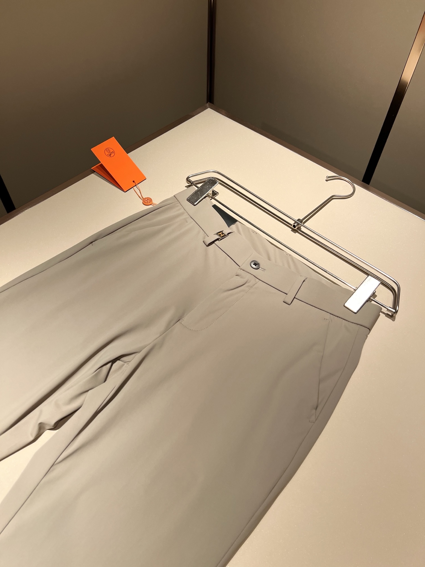 HERM*S 爱*仕 2025春夏男士高端休闲西裤 海外贸易公司渠道订单 ！男士商务修身直筒西裤！上海恒