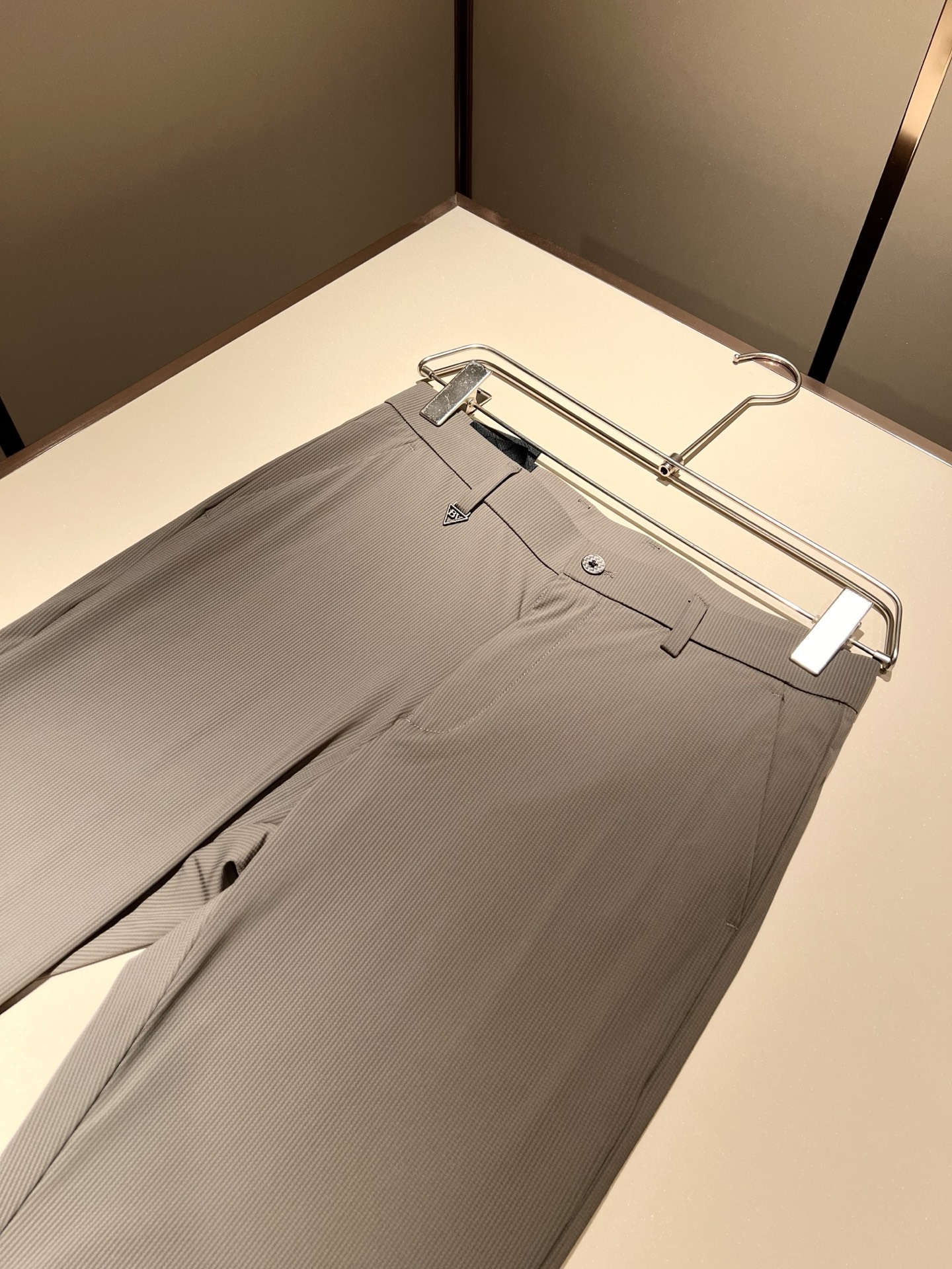 BottegaVen*ta宝碟家 贸易公司渠道订单 2025春夏新品男士时尚商务休闲直筒西裤， 顶级贸易