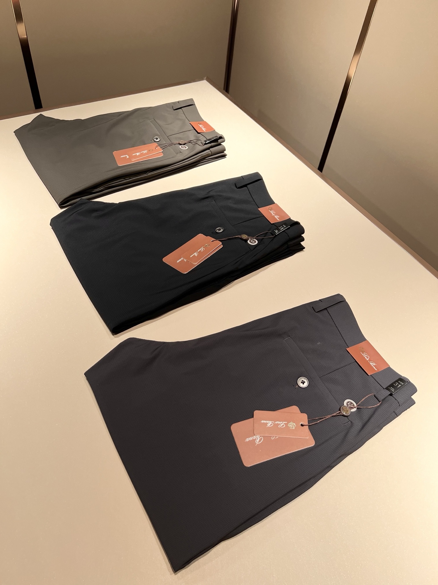 Loro Piana诺悠翩雅 2025春夏新品男士时装款高端休闲裤，香港洋行渠道货，日本原厂出品，纯血统