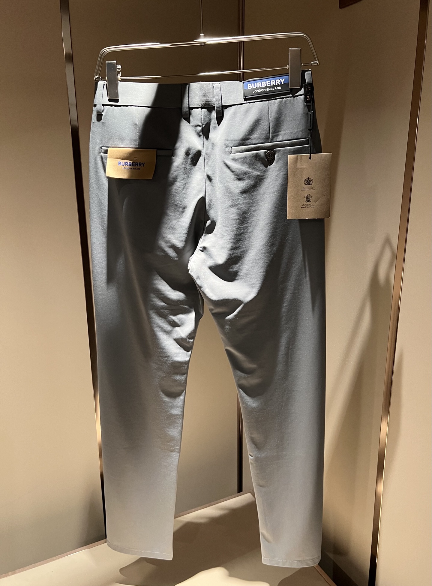 BURBER*Y巴*莉 2025春夏男士休闲西裤，男士经典基础款小直筒裤 简洁纯色百搭款五金logo辅料