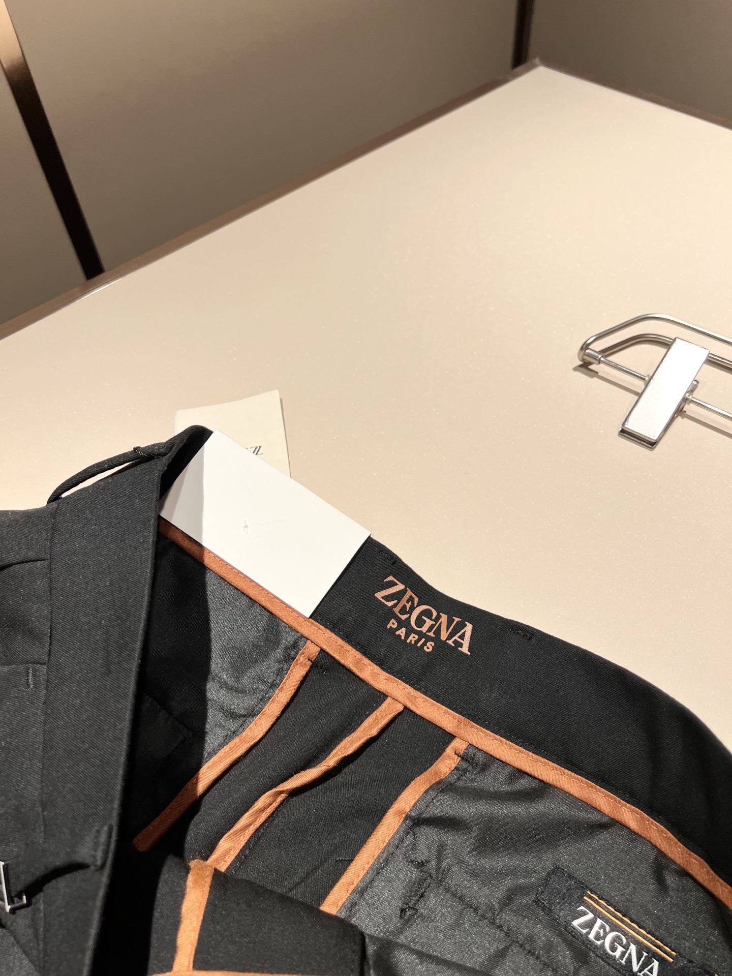 Ermenegildo Zeg*a杰*亚 2025春夏新款男士休闲西裤，压轴的渠道货出现了！！柜台同步销