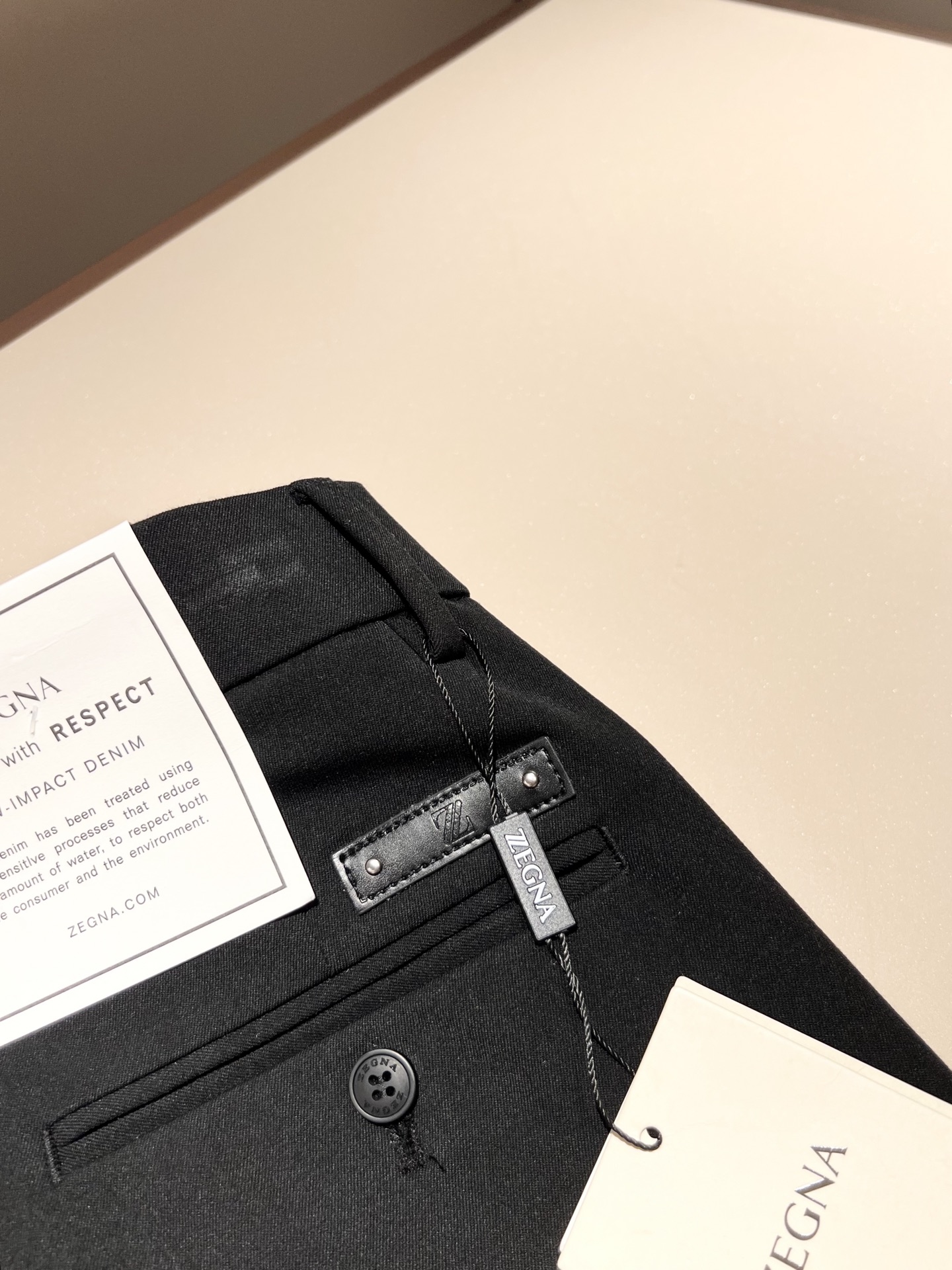 Ermenegildo Zeg*a杰*亚 2025春夏新款男士休闲西裤，压轴的渠道货出现了！！柜台同步销