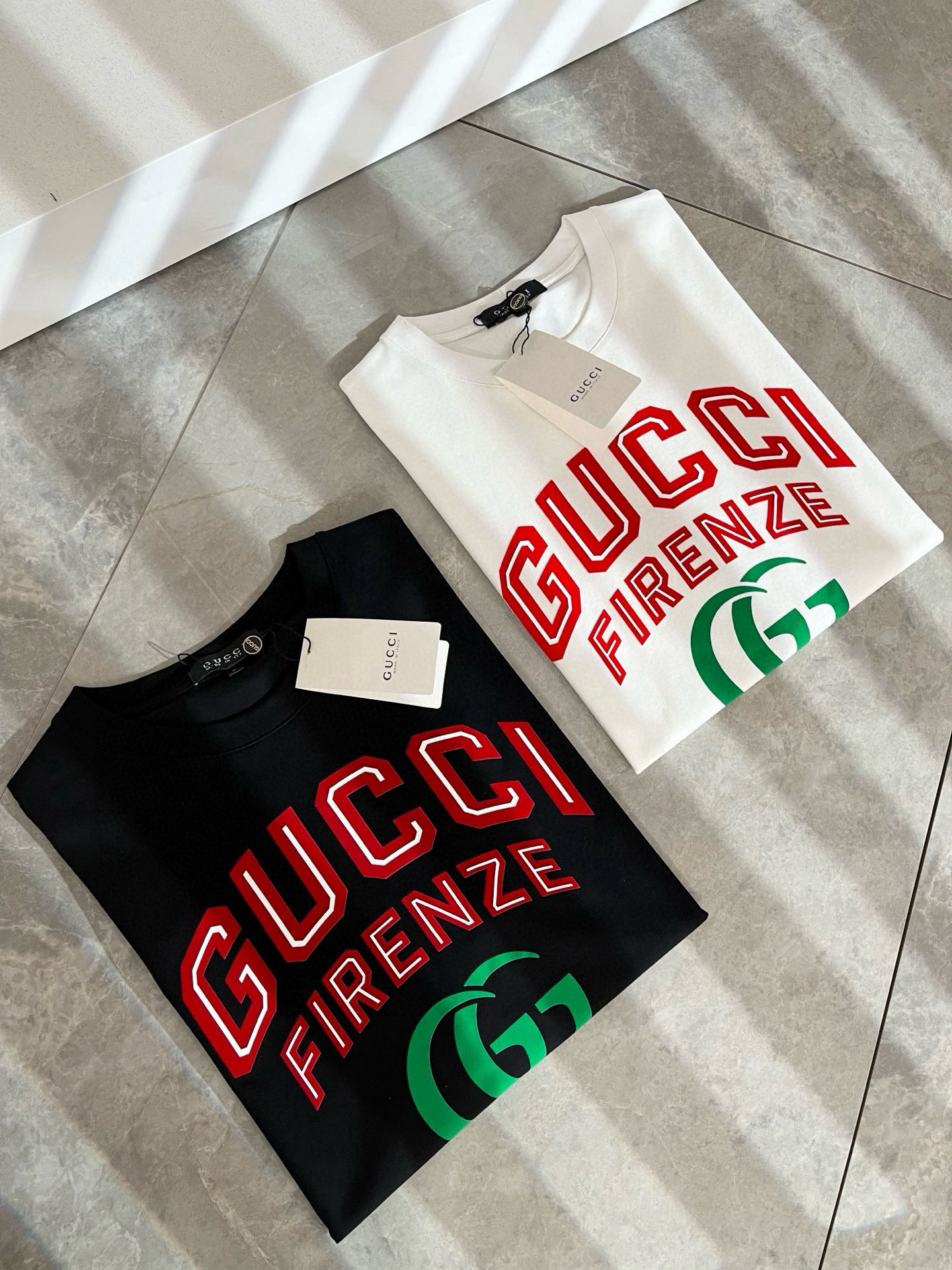 Gucc*古家 2025春夏新款男女同情侣款👫休闲宽松棉质圆领短袖T恤衫！贸易公司渠道稀出，同步官网发售