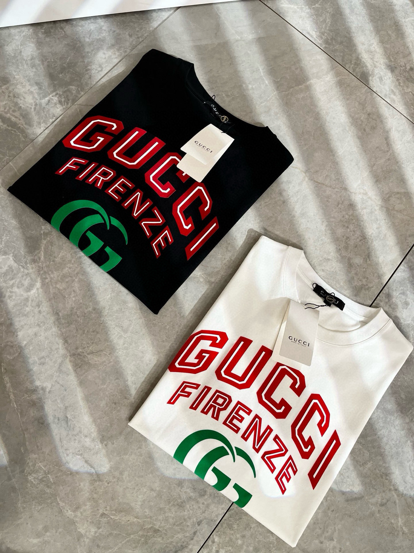 Gucc*古家 2025春夏新款男女同情侣款👫休闲宽松棉质圆领短袖T恤衫！贸易公司渠道稀出，同步官网发售