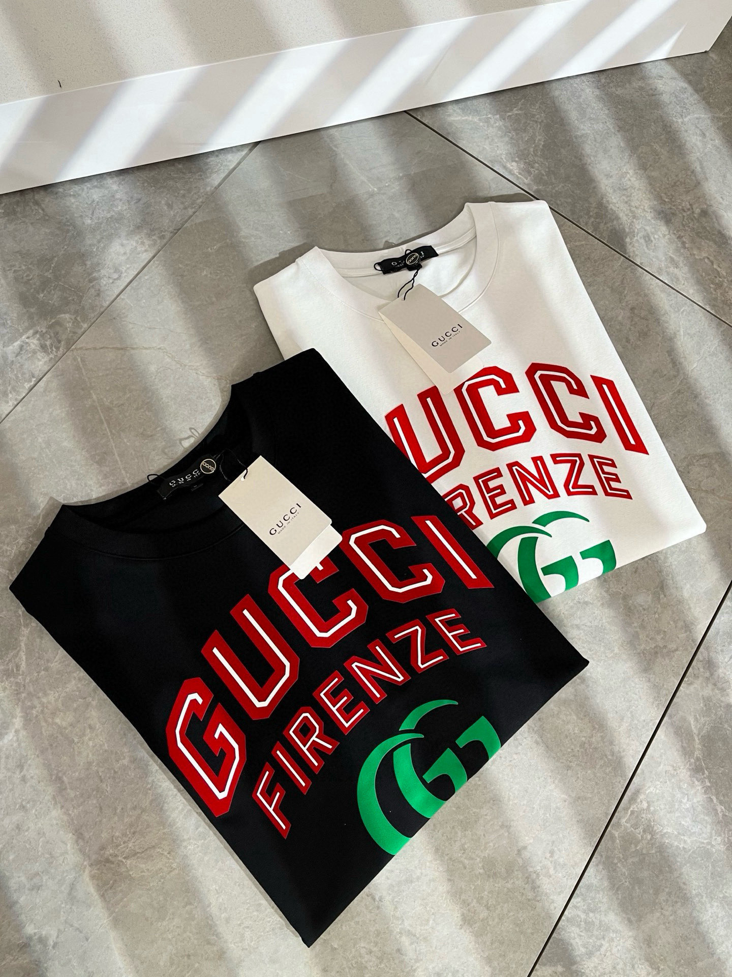 Gucc*古家 2025春夏新款男女同情侣款👫休闲宽松棉质圆领短袖T恤衫！贸易公司渠道稀出，同步官网发售