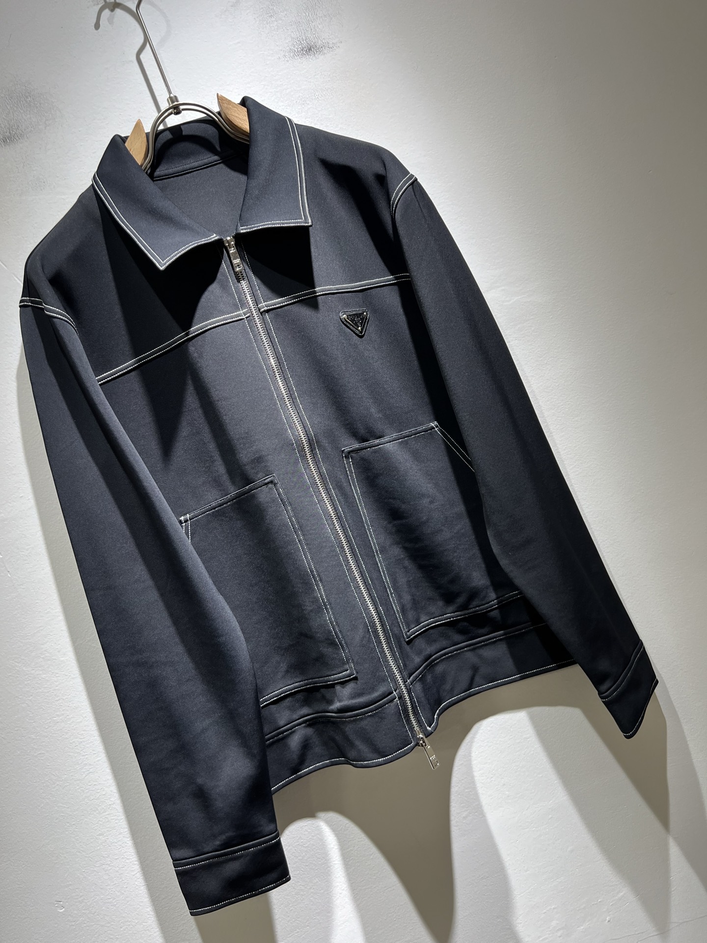 PRAD*A普*达2025秋冬休闲夹克外套，最新时尚休闲拉链夹克，时尚夹克外套!贸易公司渠道稀出，同步官