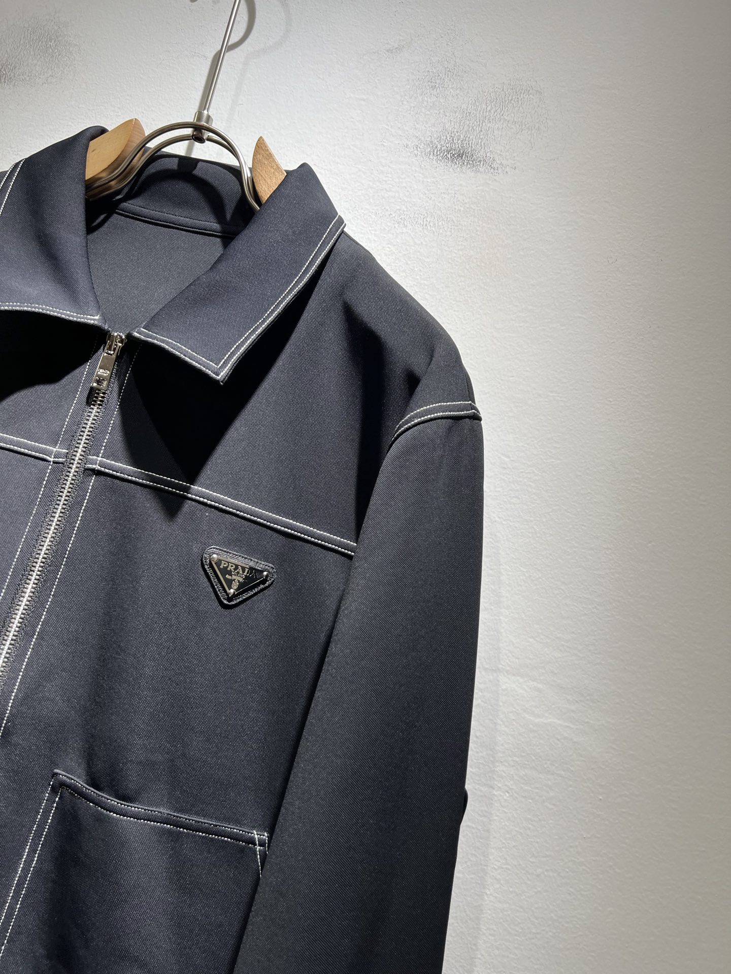 PRAD*A普*达2025秋冬休闲夹克外套，最新时尚休闲拉链夹克，时尚夹克外套!贸易公司渠道稀出，同步官