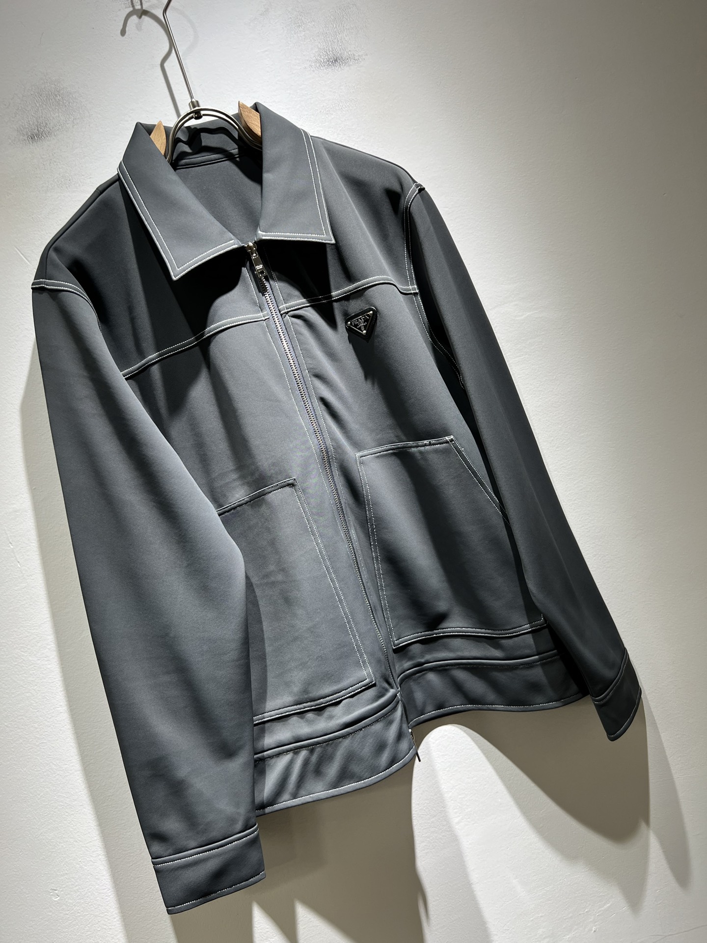 PRAD*A普*达2025秋冬休闲夹克外套，最新时尚休闲拉链夹克，时尚夹克外套!贸易公司渠道稀出，同步官