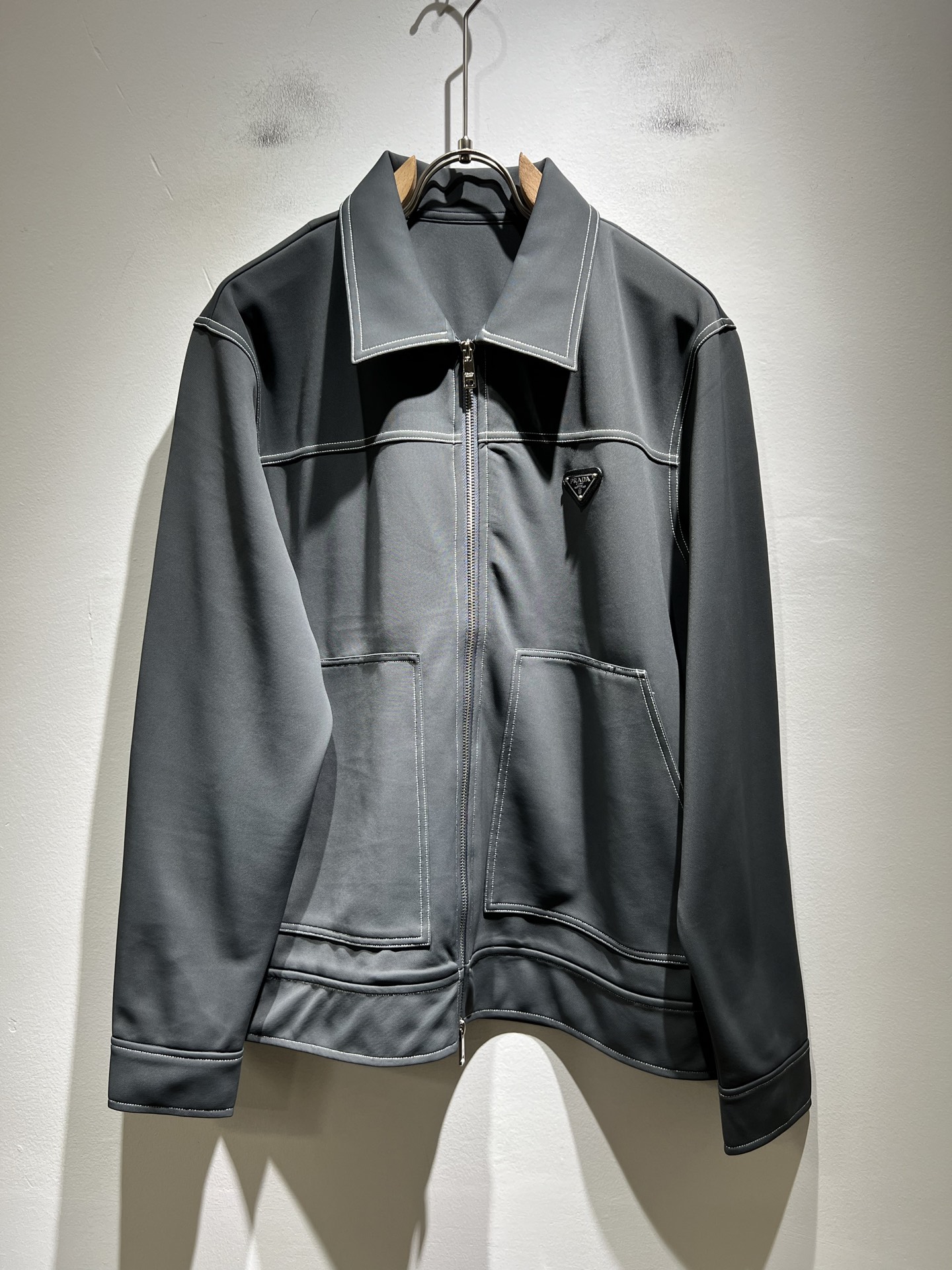 PRAD*A普*达2025秋冬休闲夹克外套，最新时尚休闲拉链夹克，时尚夹克外套!贸易公司渠道稀出，同步官