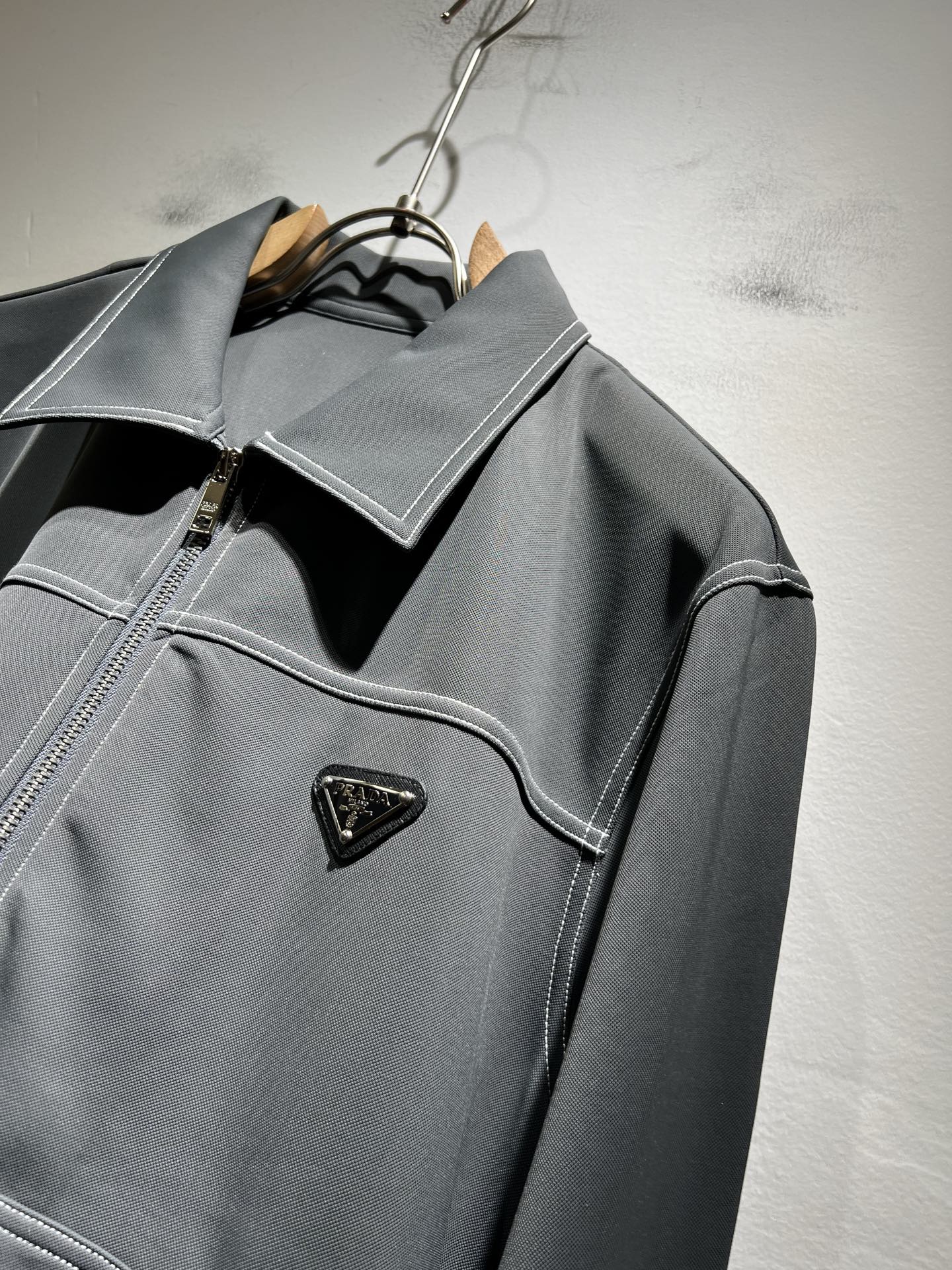 PRAD*A普*达2025秋冬休闲夹克外套，最新时尚休闲拉链夹克，时尚夹克外套!贸易公司渠道稀出，同步官