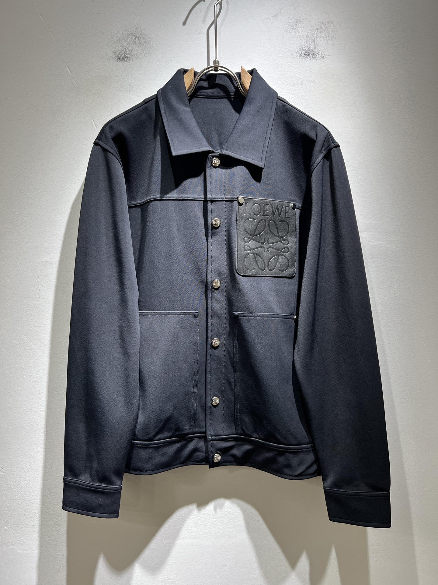 LO*WE/罗*威2025秋冬新款夹克外套，贸易公司渠道货，2025年最新品，官柜同步售卖，经典明星级单