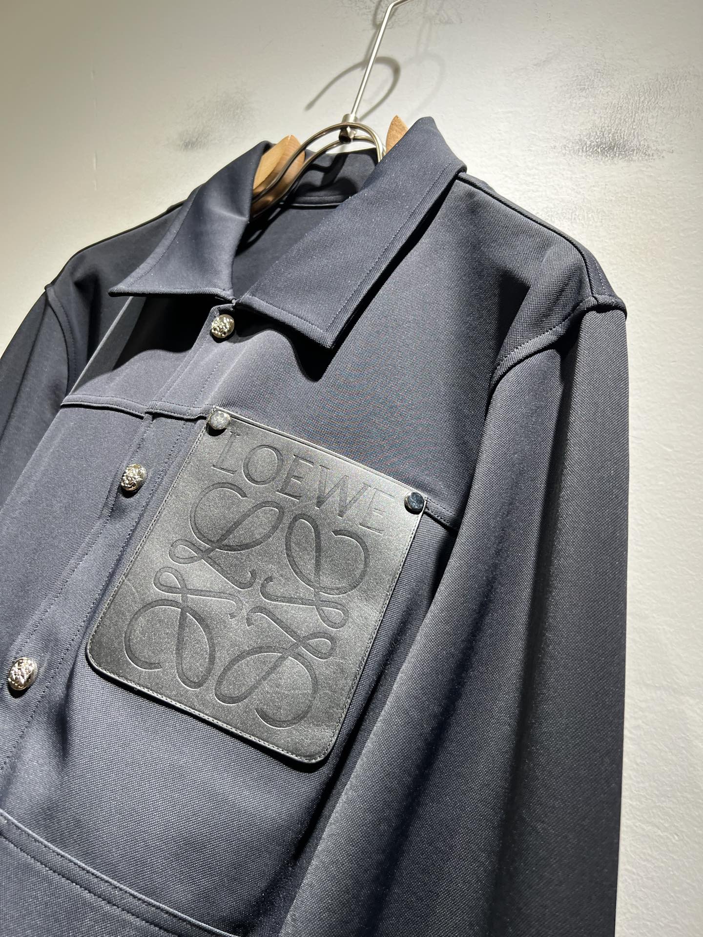 LO*WE/罗*威2025秋冬新款夹克外套，贸易公司渠道货，2025年最新品，官柜同步售卖，经典明星级单