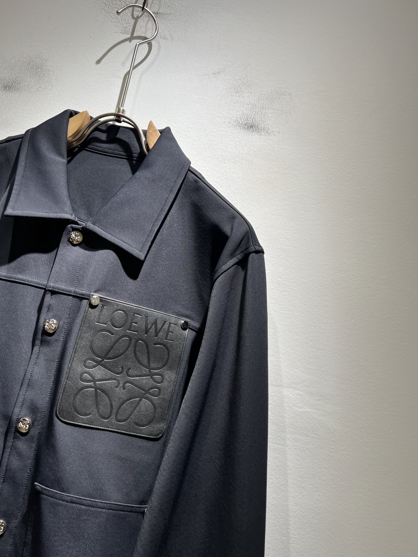 LO*WE/罗*威2025秋冬新款夹克外套，贸易公司渠道货，2025年最新品，官柜同步售卖，经典明星级单