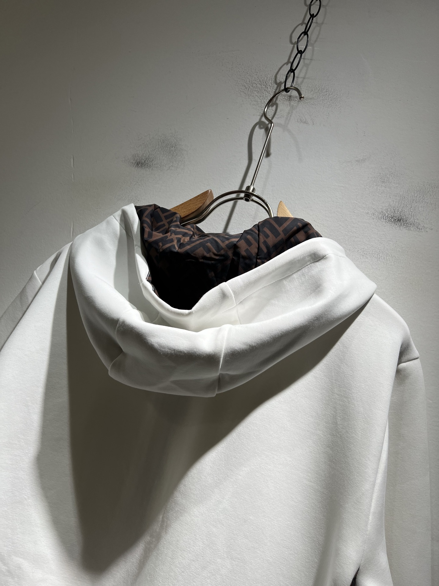 FEN*I 芬*迪2025秋冬新款FD家族男女同款连帽卫衣，男女同款👫百搭。意大利原厂订单，FD家族人气