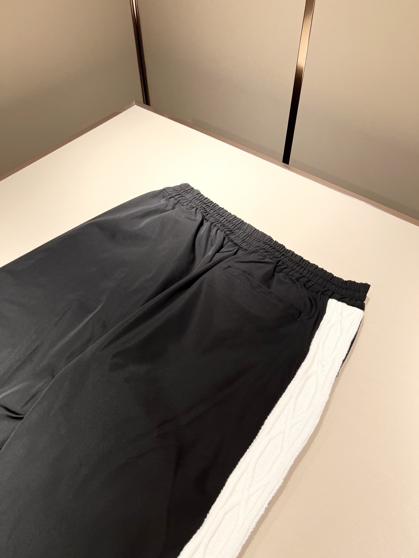 Louis Vuit*on 路易家族 2025秋冬新款套装，轻奢休闲套装，男女同款👫装饰！路易家族的新高