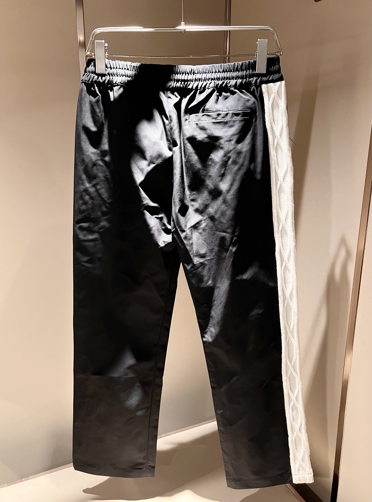 Louis Vuit*on 路易家族 2025秋冬新款套装，轻奢休闲套装，男女同款👫装饰！路易家族的新高