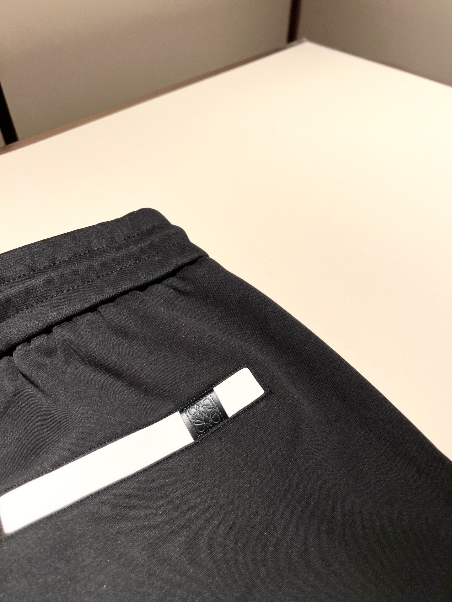 LOE*WE罗*威 2024秋冬男女同款👫卫衣套装，意大利原厂订单渠道，极具个性高级潮风，标志logo图