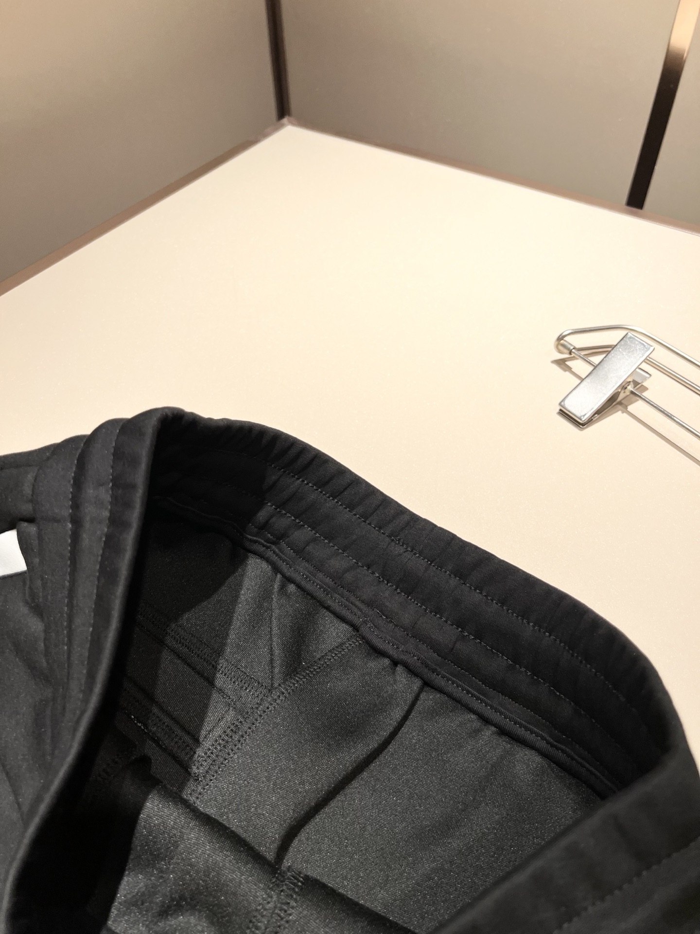 LOE*WE罗*威 2024秋冬男女同款👫卫衣套装，意大利原厂订单渠道，极具个性高级潮风，标志logo图