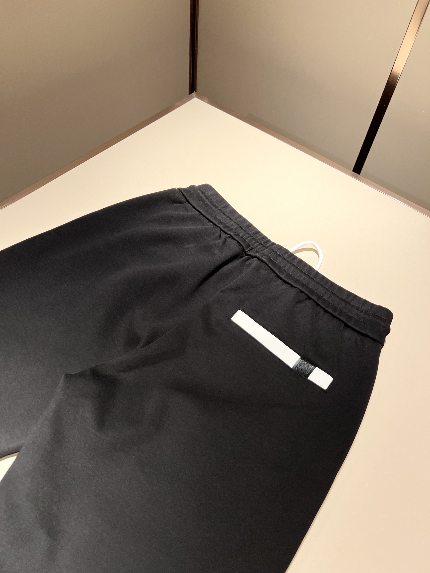 LOE*WE罗*威 2024秋冬男女同款👫卫衣套装，意大利原厂订单渠道，极具个性高级潮风，标志logo图