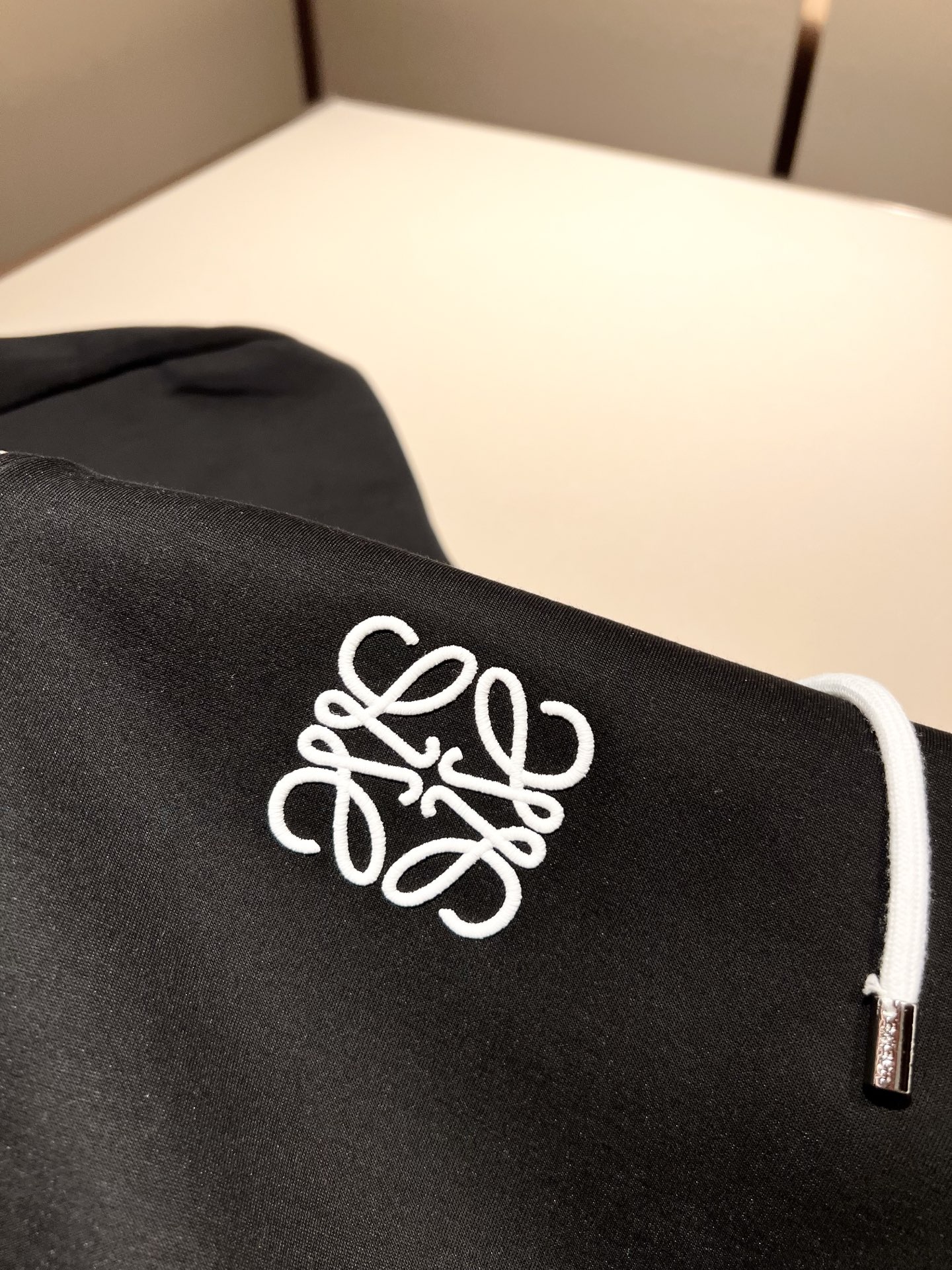 LOE*WE罗*威 2024秋冬男女同款👫卫衣套装，意大利原厂订单渠道，极具个性高级潮风，标志logo图