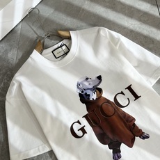 Gucc*古家 2025春夏新款男女同情侣款👫休闲宽松棉质圆领短袖T恤衫!贸易公司渠道稀出,同步官网发售 Gucc*古家 2025春夏新款男女同情侣款👫休闲宽松棉质圆领短袖T恤衫!贸易公司渠道稀出,同步官网发售
