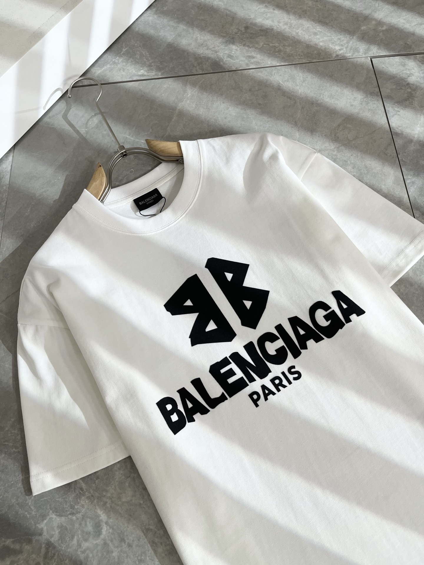 BALENCI*GA巴黎*家 2025春夏新款男女同款👫短袖T恤！走秀图案印花时尚休闲短袖T恤衫！设计l