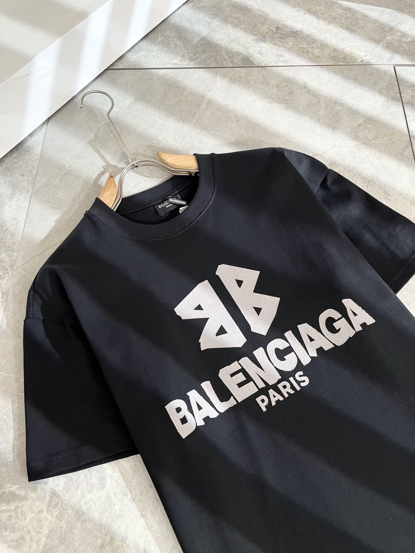 BALENCI*GA巴黎*家 2025春夏新款男女同款👫短袖T恤！走秀图案印花时尚休闲短袖T恤衫！设计l
