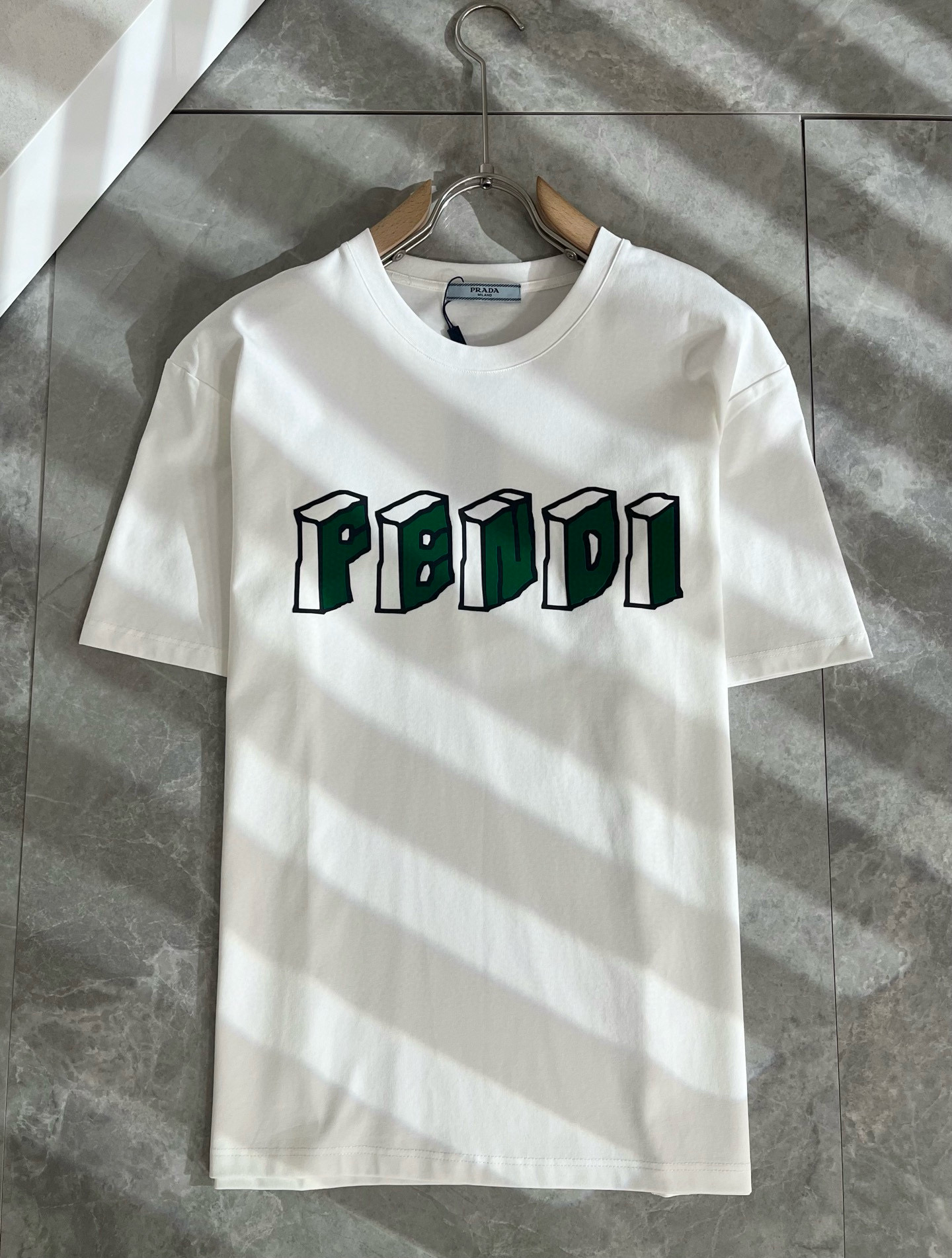FEN*I 芬*迪2025春夏新款FD家族FF男女同款👫短袖T恤，男女同款👫百搭极简短袖。意大利原厂订单