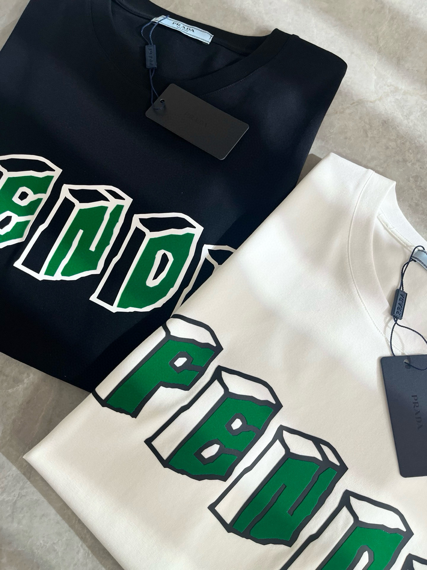 FEN*I 芬*迪2025春夏新款FD家族FF男女同款👫短袖T恤，男女同款👫百搭极简短袖。意大利原厂订单