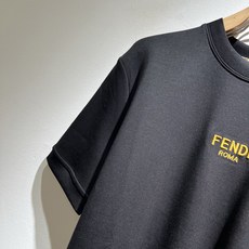 FEN*I 芬*迪2025秋冬新款FD家族FF男女同款👫打底短袖T恤,男女同款👫百搭极简短袖。意大利原厂 FEN*I 芬*迪2025秋冬新款FD家族FF男女同款👫打底短袖T恤,男女同款👫百搭极简短袖。意大利原厂
