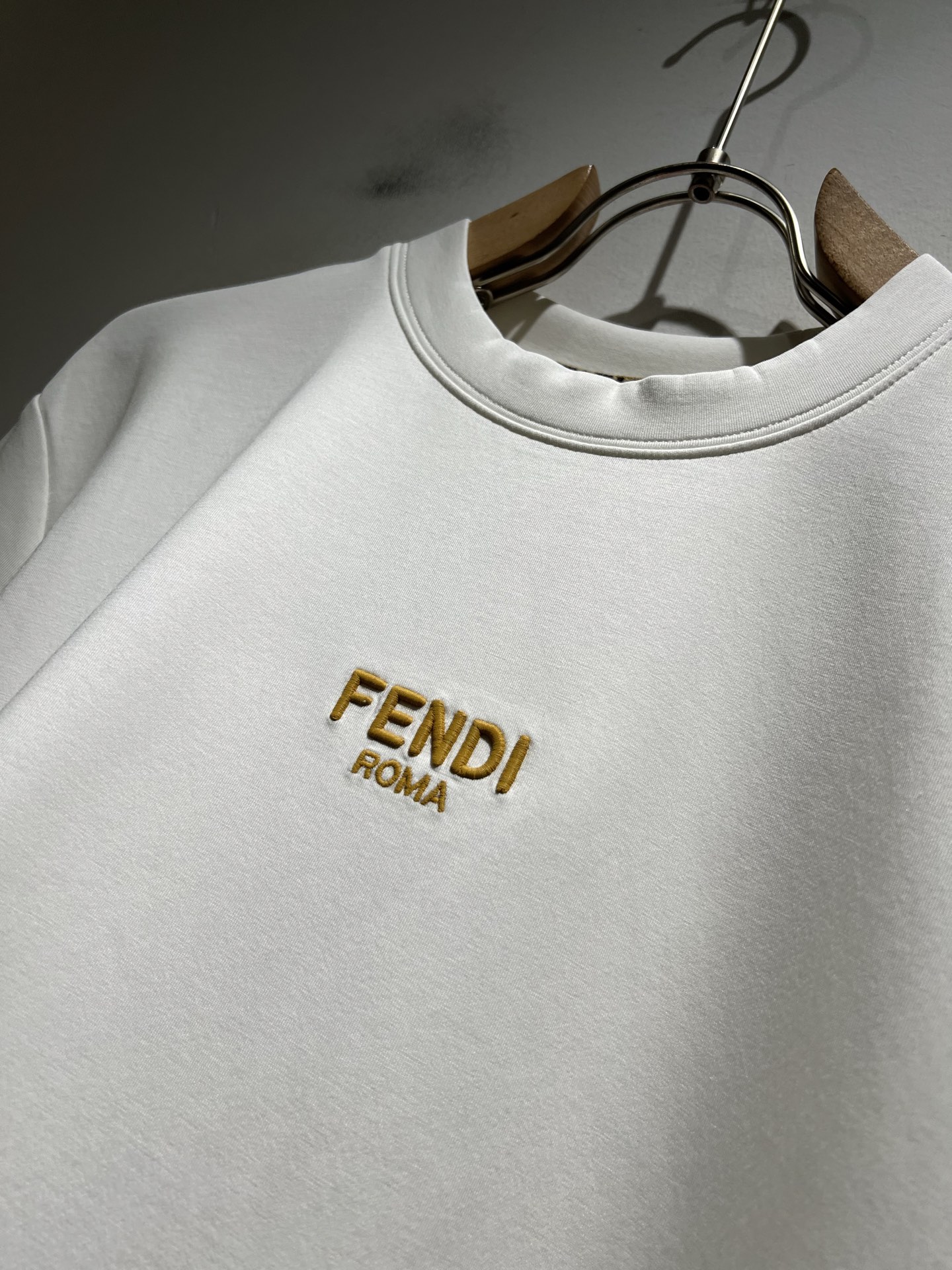 FEN*I 芬*迪2025秋冬新款FD家族FF男女同款👫打底短袖T恤，男女同款👫百搭极简短袖。意大利原厂