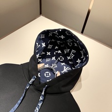 LouisVuitt*路易*登 2025秋冬全新系列单品上线,非常时髦前卫的一款男女同款👫长袖卫衣,胸前 LouisVuitt*路易*登 2025秋冬全新系列单品上线,非常时髦前卫的一款男女同款👫长袖卫衣,胸前