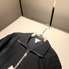 Botte*aVene*te葆碟家2025秋冬男士休闲套装,完美品相,第一眼看到这款夹克,百搭的实穿款! Botte*aVene*te葆碟家2025秋冬男士休闲套装,完美品相,第一眼看到这款夹克,百搭的实穿款!