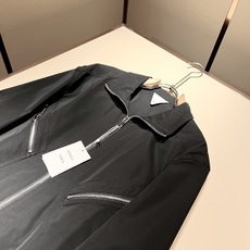 Botte*aVene*te葆碟家2025秋冬男士休闲套装,完美品相,第一眼看到这款夹克,百搭的实穿款! Botte*aVene*te葆碟家2025秋冬男士休闲套装,完美品相,第一眼看到这款夹克,百搭的实穿款!