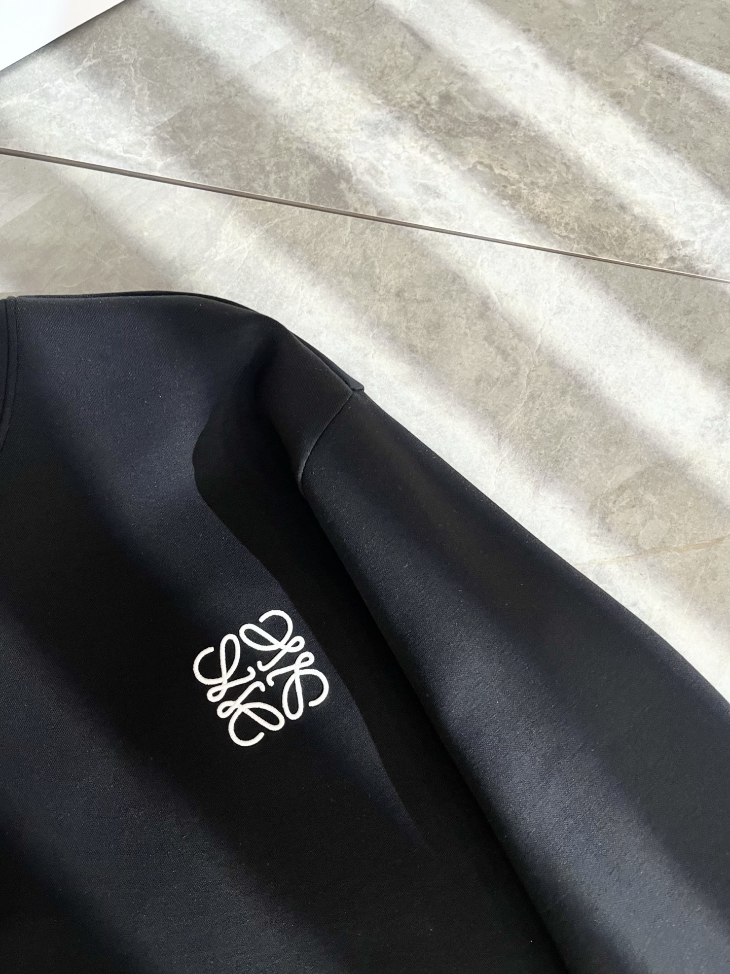 LOE*WE罗*威 2025秋冬男女同款👫长袖卫衣，意大利原厂订单渠道，极具个性高级潮风，标志logo刺