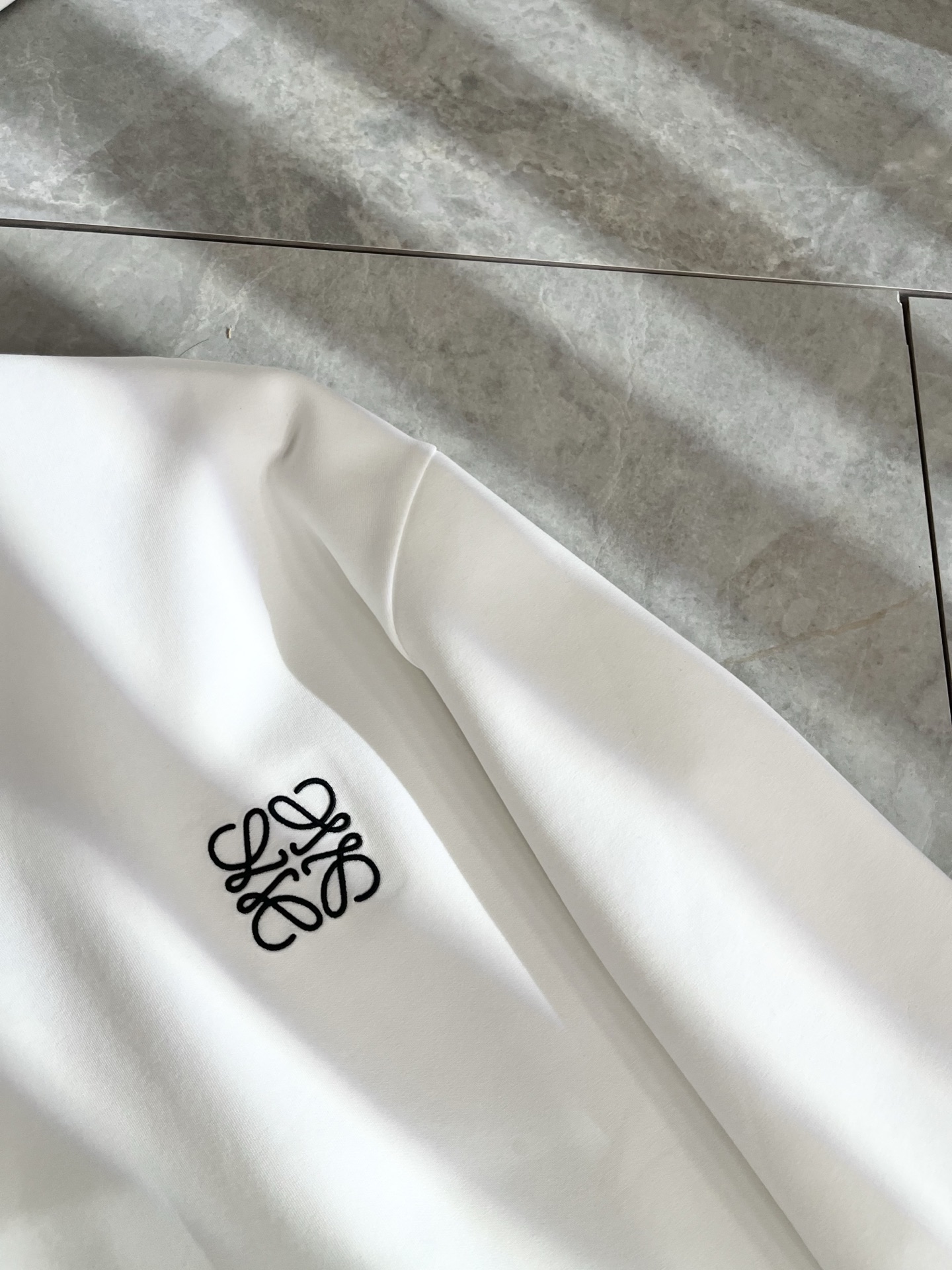 LOE*WE罗*威 2025秋冬男女同款👫长袖卫衣，意大利原厂订单渠道，极具个性高级潮风，标志logo刺