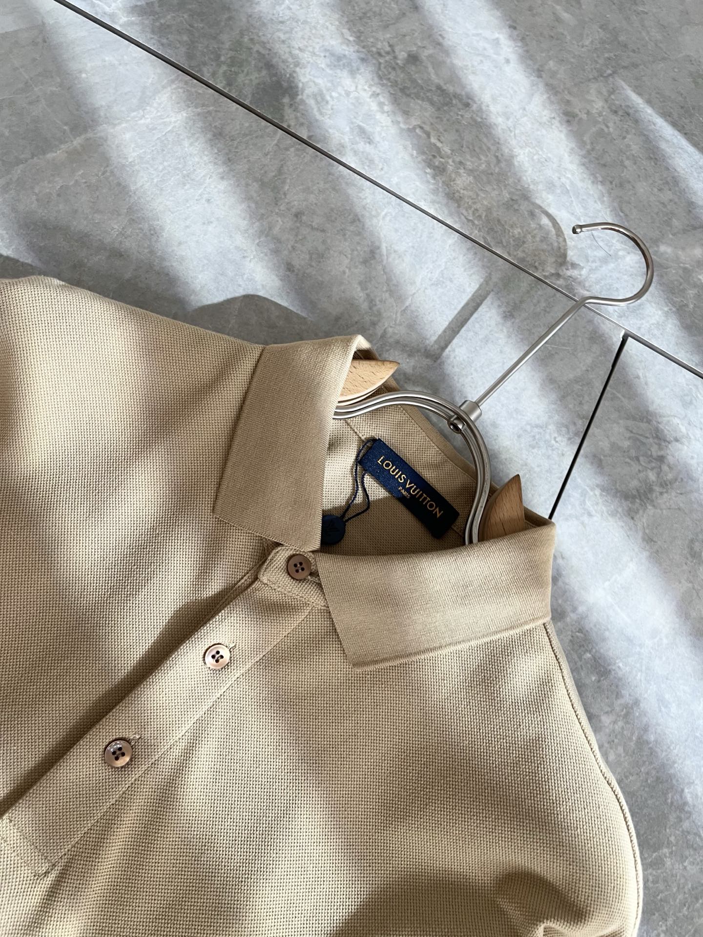 LouisVuitt*路易*登 2025春夏新品最新工艺短袖Polo衫，前后logo图案压胶设计！代表品