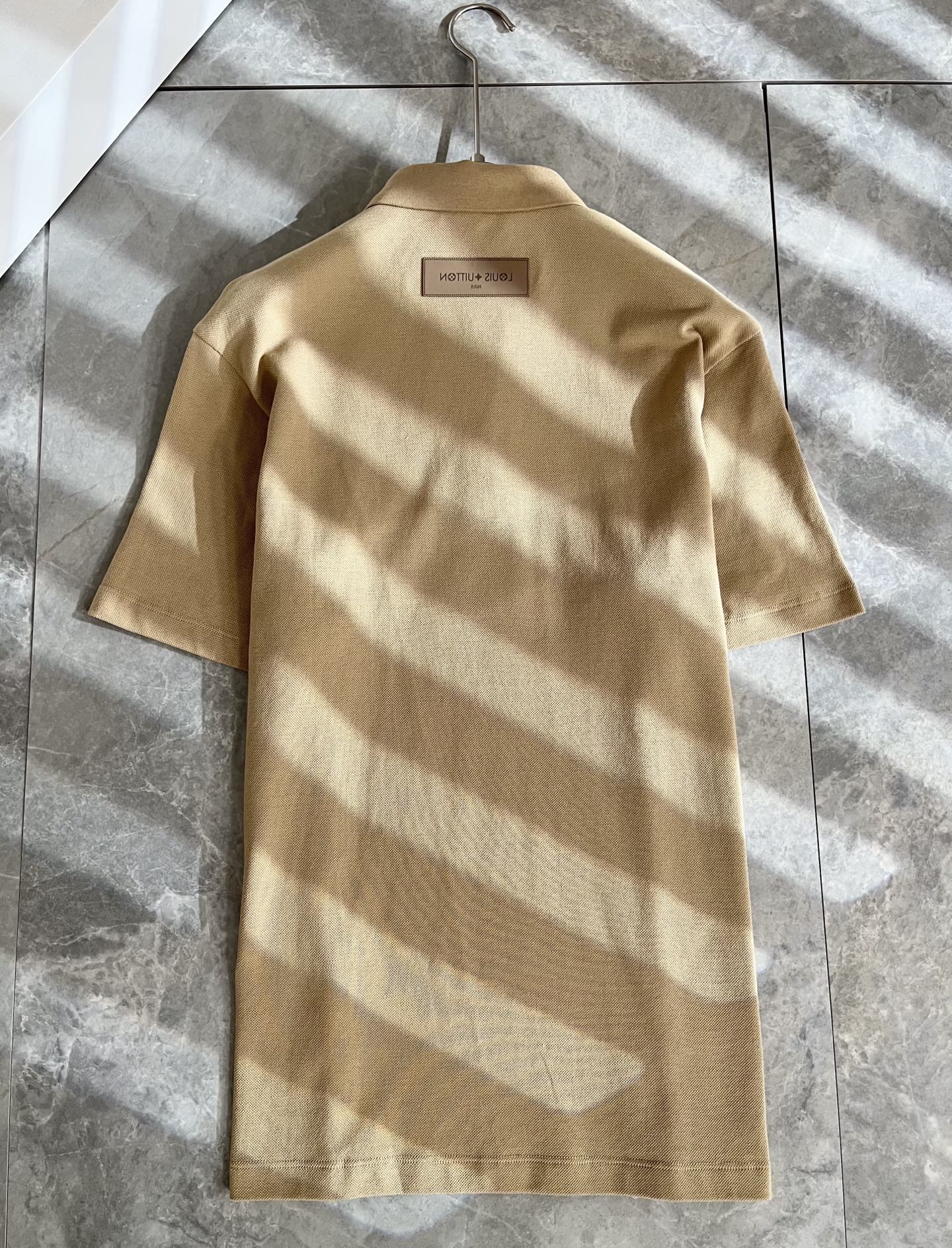 LouisVuitt*路易*登 2025春夏新品最新工艺短袖Polo衫，前后logo图案压胶设计！代表品