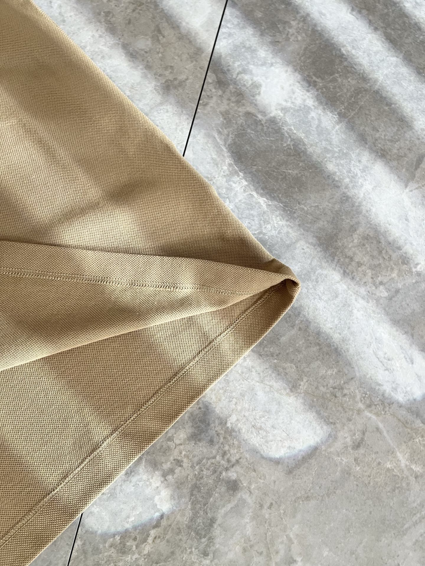 LouisVuitt*路易*登 2025春夏新品最新工艺短袖Polo衫，前后logo图案压胶设计！代表品