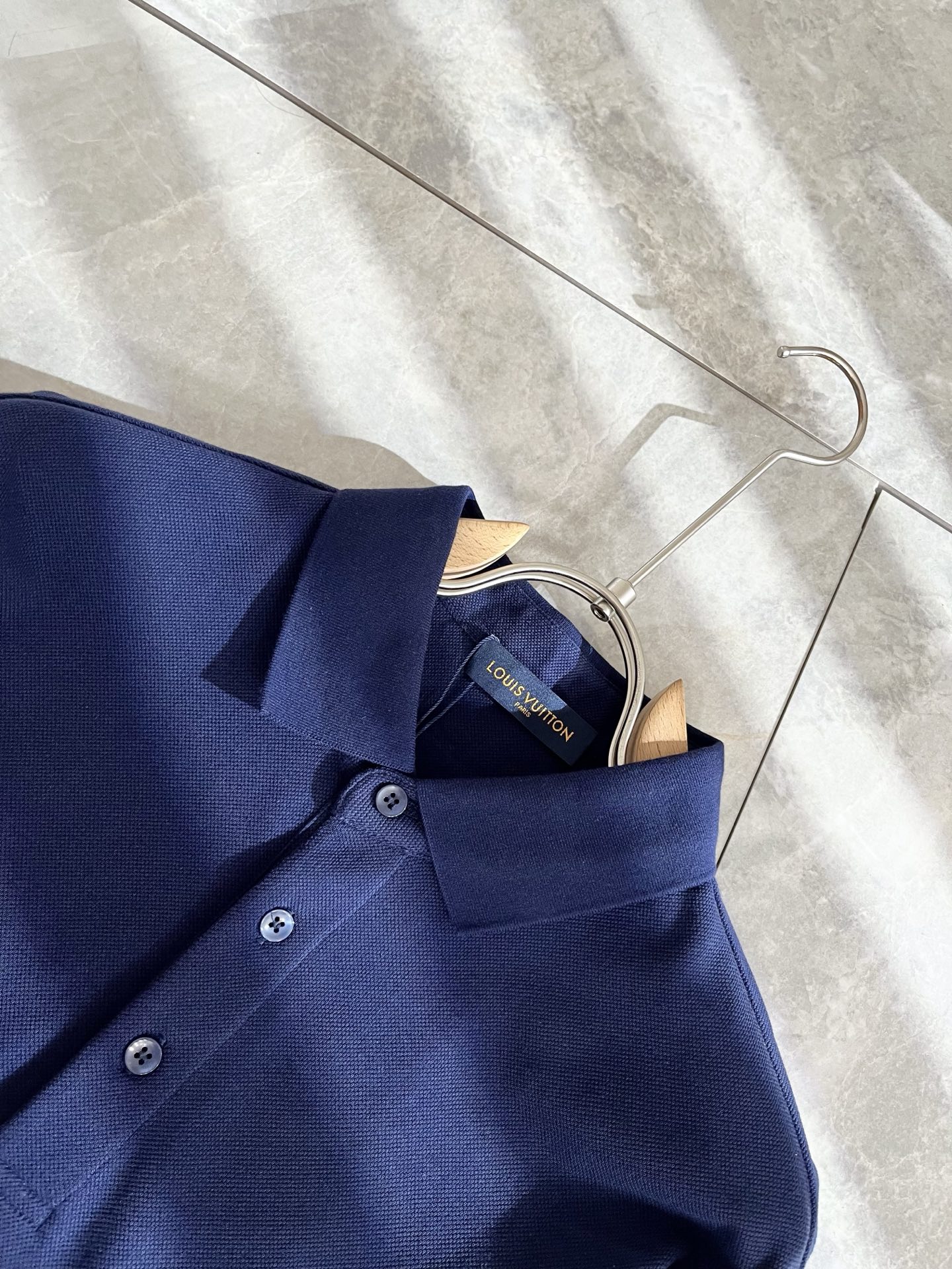 LouisVuitt*路易*登 2025春夏新品最新工艺短袖Polo衫，前后logo图案压胶设计！代表品