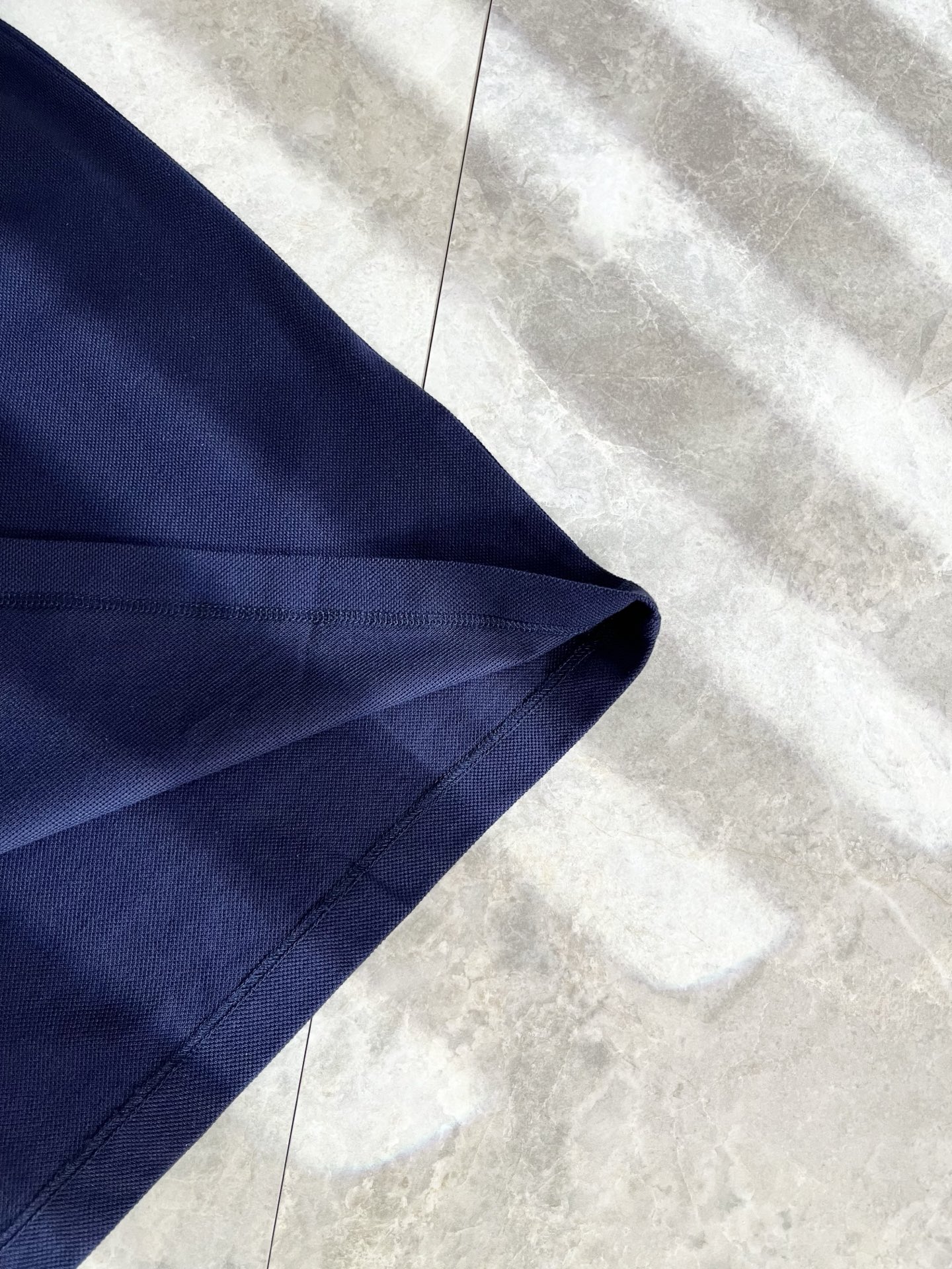 LouisVuitt*路易*登 2025春夏新品最新工艺短袖Polo衫，前后logo图案压胶设计！代表品