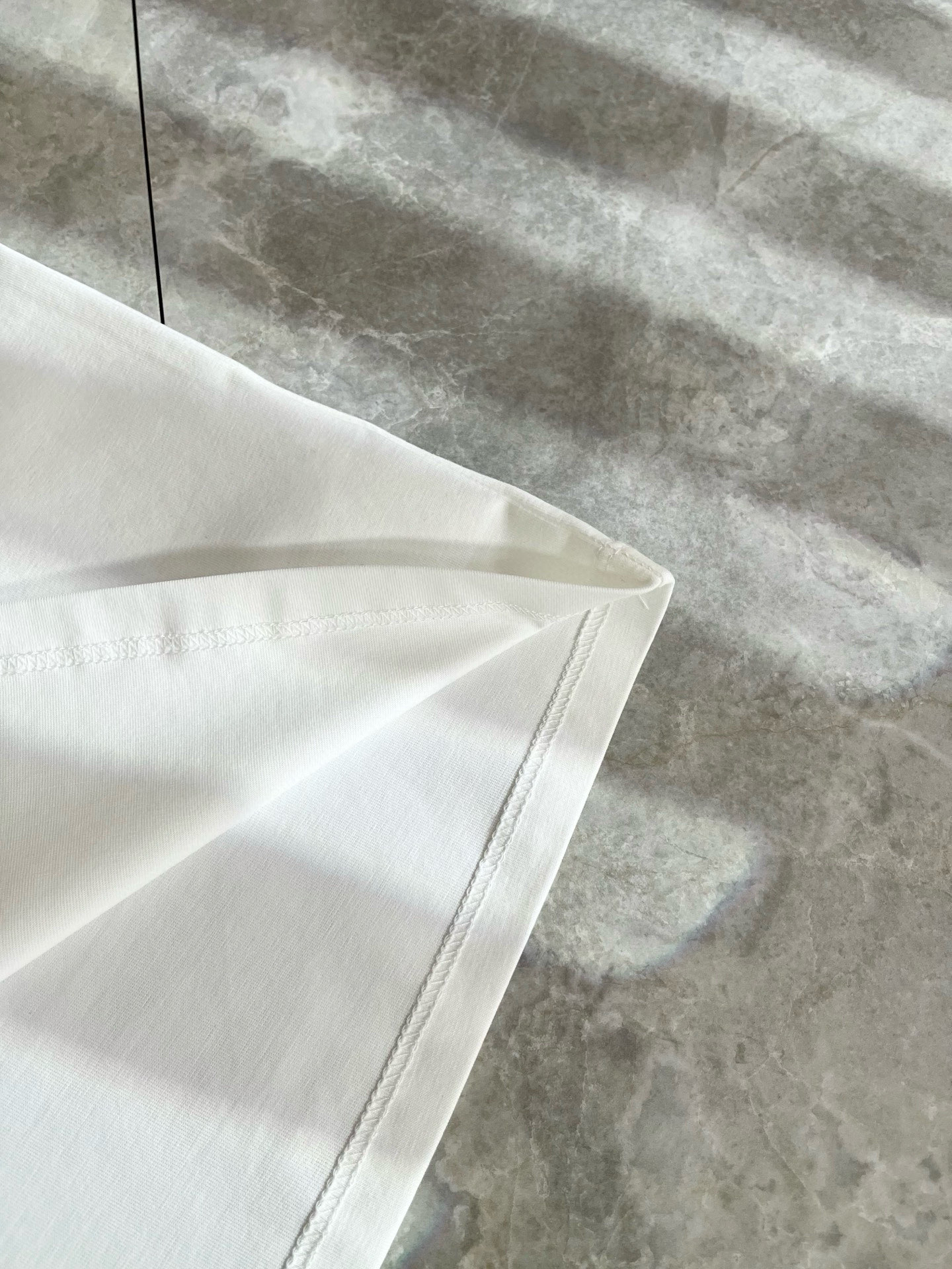 BURBER*Y巴*莉2025春夏新品男女同款👫短袖T恤，重磅来袭，最近比较火热的环保纯棉面料制作而成，