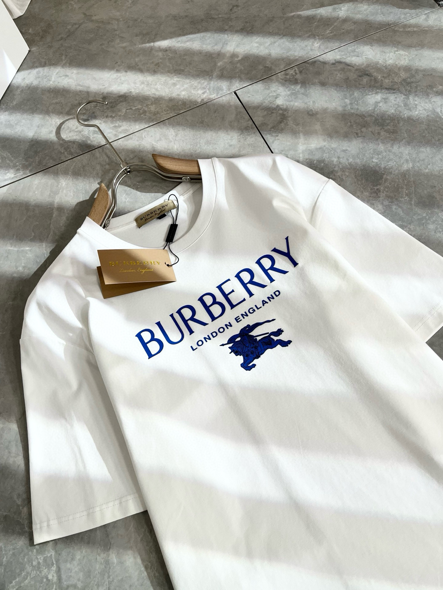 BURBER*Y巴*莉2025春夏新品男女同款👫短袖T恤，重磅来袭，最近比较火热的环保纯棉面料制作而成，