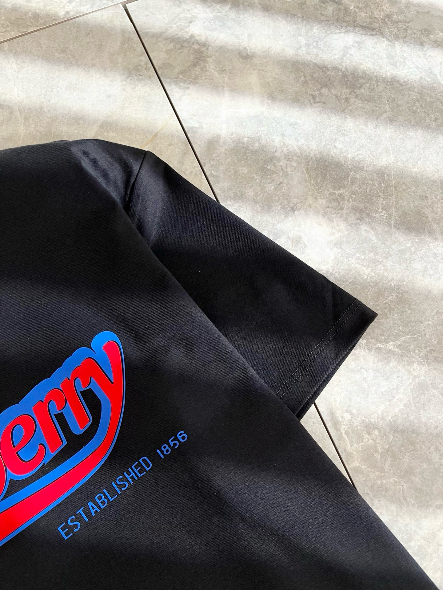 BURBER*Y巴*莉2025春夏新品男女同款👫短袖T恤，重磅来袭，最近比较火热的环保纯棉面料制作而成，